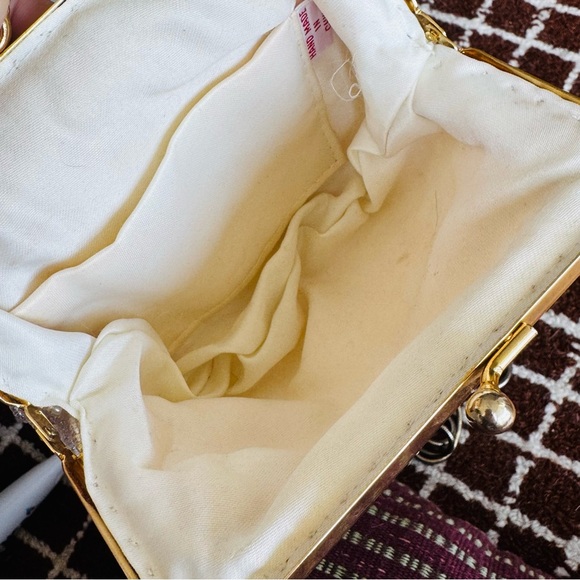 VINTAGE white beaded shell purse - Picture 6 of 6